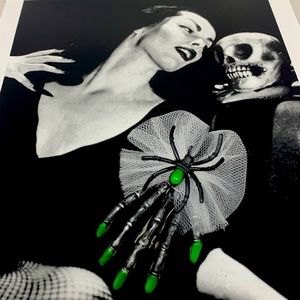 NEW Skeleton hand hair clip with spider on bow green nails